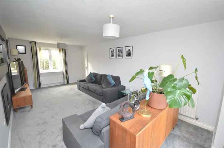 House For Sale in Leeds, England