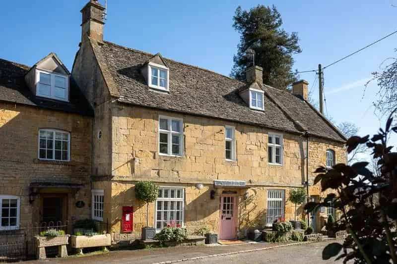 4 bedroom terraced house for sale