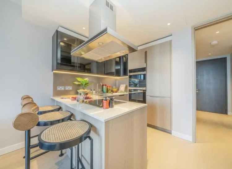 River Thames View 1-Bed Apartment near Vauxhall Station