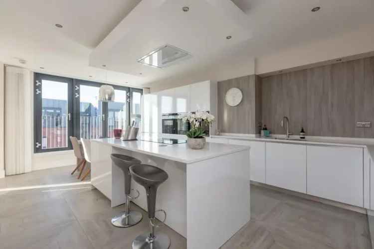 3 Bedroom Penthouse for Sale in Edinburgh