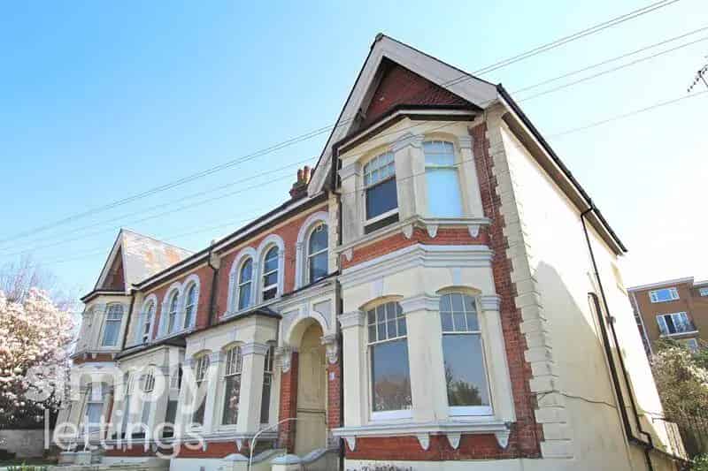 Ground Floor Studio Flat Hove - Refurbished