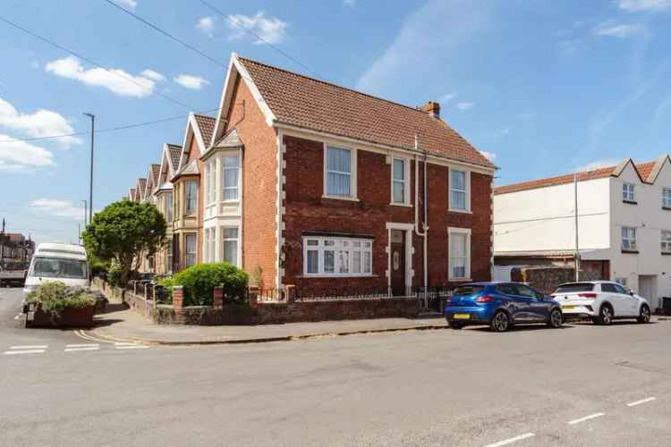4 Bedroom End of Terrace House for Sale