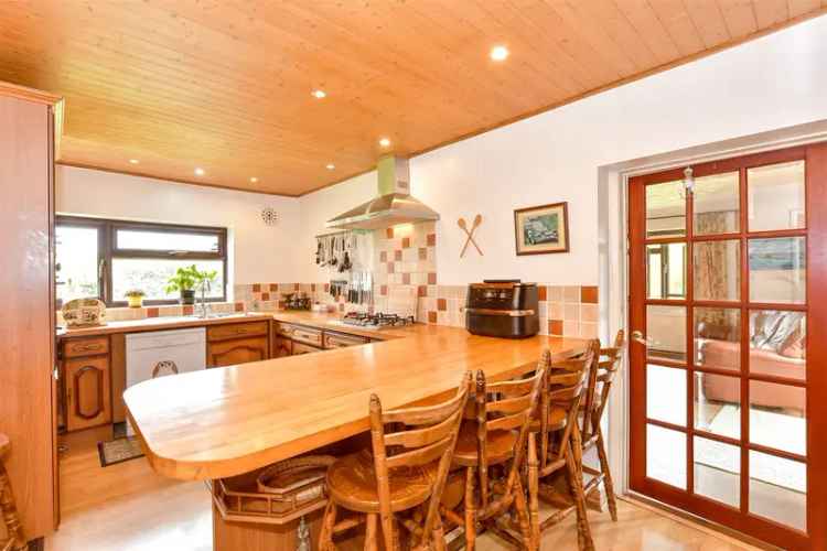 4 Bedroom Detached House for Sale - Almodington