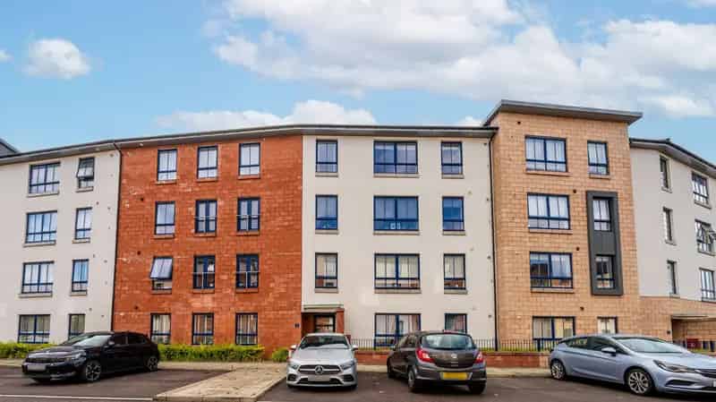 Luxury 2-Bedroom Apartment in Glasgow's Oatlands