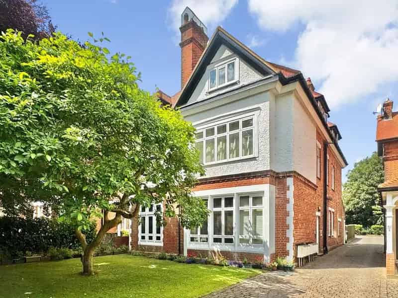 2 Bedroom Flat for Sale Folkestone Kent