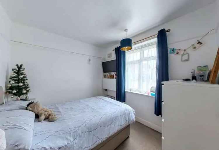 2 bed flat for sale