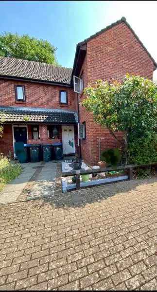 3 Bed Semi-Detached House Near Wembley