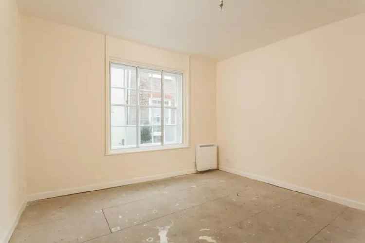 3 bedroom flat for sale