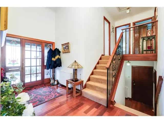 4 Bedroom Detached House for Sale with River Clyde Views