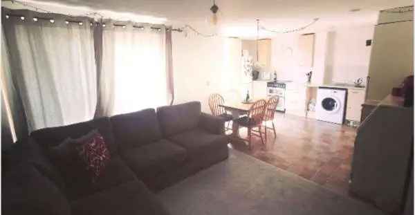 Flat For Rent in Elmbridge, England