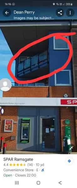 Large 2-Bed Flat Near Schools and Shops