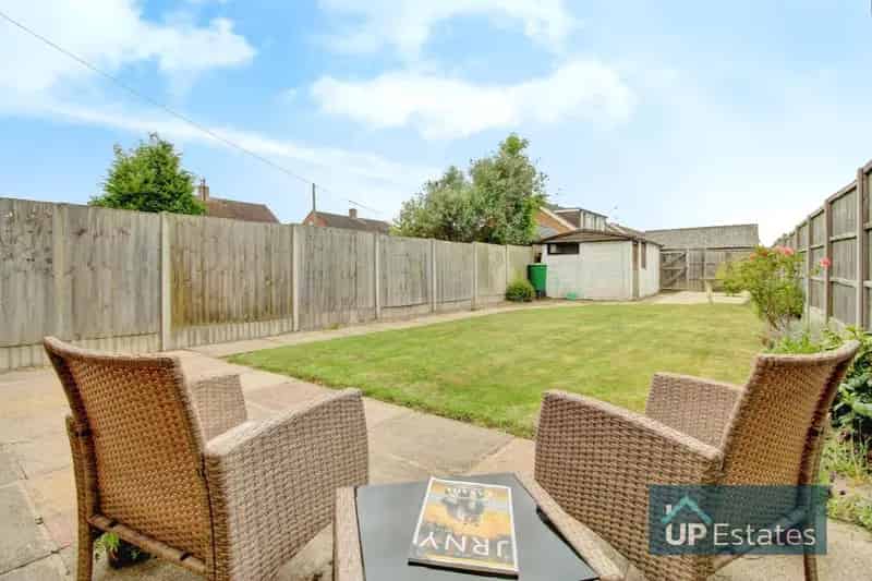 3 Bedroom Semi-Detached House to Rent