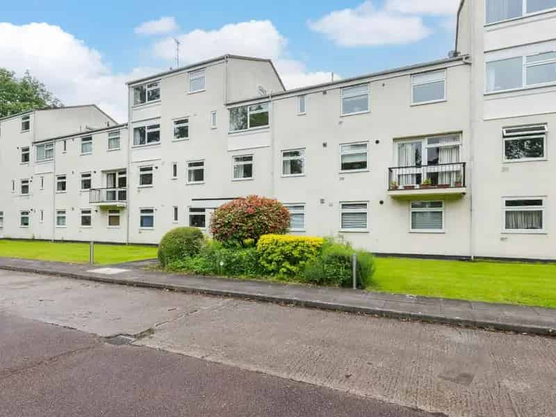 2-Bedroom Ground Floor Flat North Leamington Spa