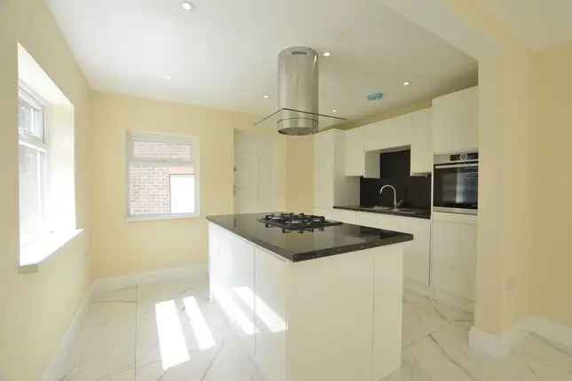 Detached House to Rent Harrow HA3