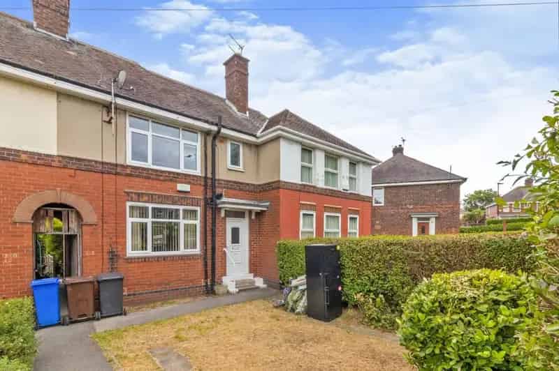 3 Bedroom Mid Terrace House for Rent Sheffield S5