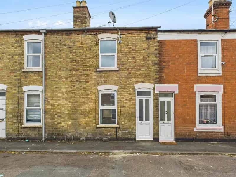 3 Bedroom Terraced House For Sale No Onward Chain