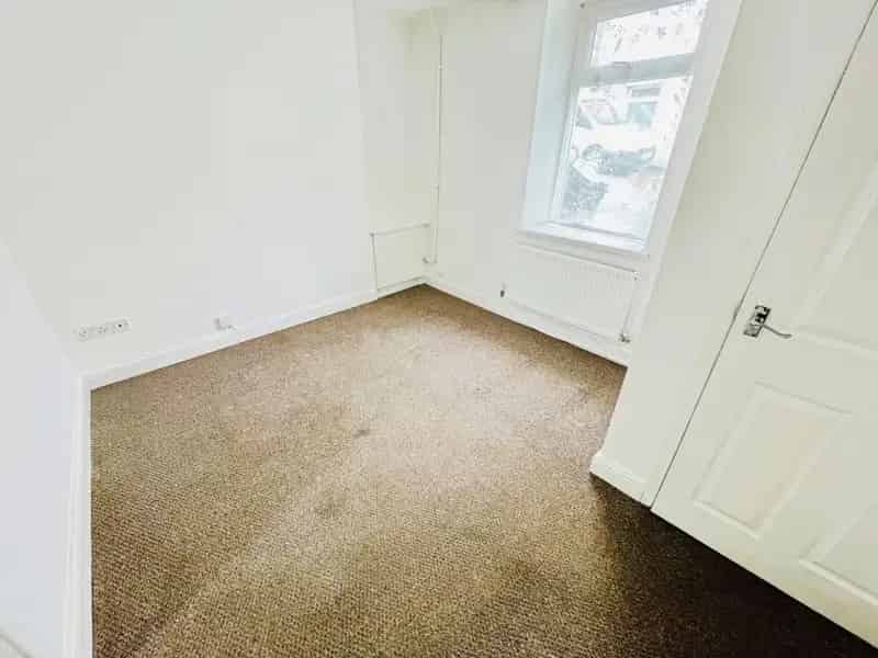 2 Bedroom Terraced House Near Amenities