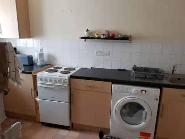 Spacious 1-Bed Ground Floor Flat with Parking and Patio