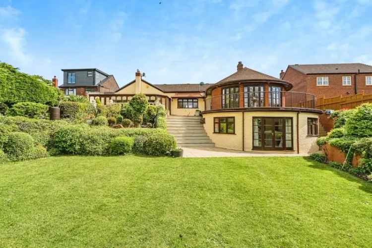 Spacious Detached Bungalow with Annex Near Amenities