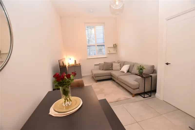 Flat For Sale , Leeds, England