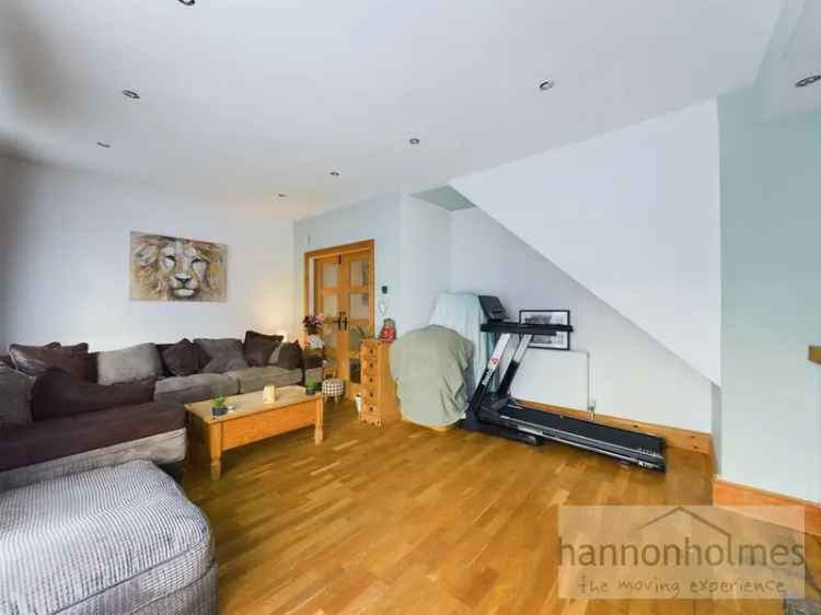 3 Bedroom Mews House for Sale Near Motorways and Schools