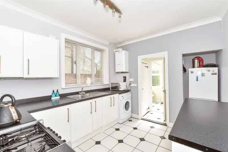 3 Bedroom Terraced House for Sale Near Transport Links