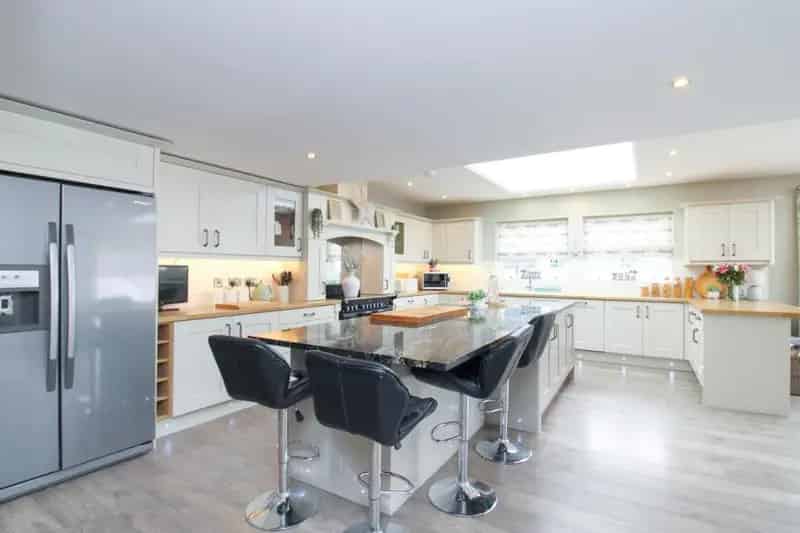 5 Bed Detached House for Sale 1.2 Acre Paddock Stables Workshop