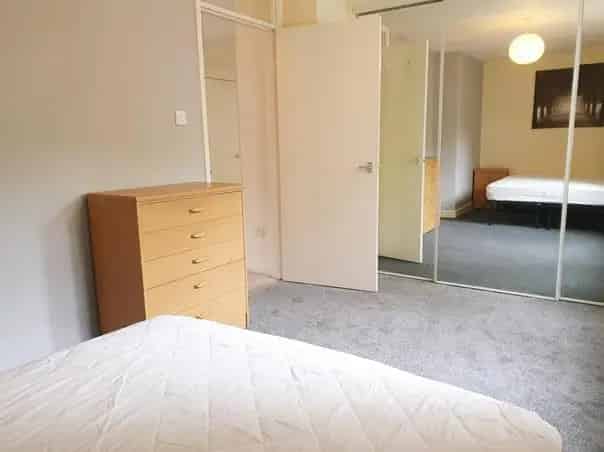 2 Bedroom Apartment Marina Seafront Parking