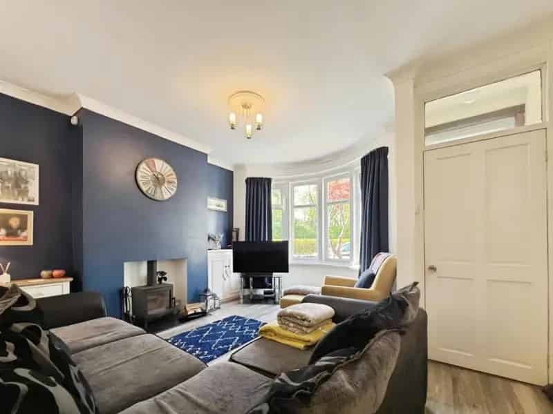 3 Bed Victorian Terrace House For Sale Near Butts Park