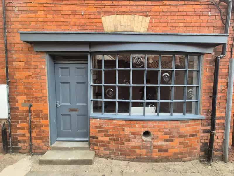 Ground Floor Shop To Let Town Centre
