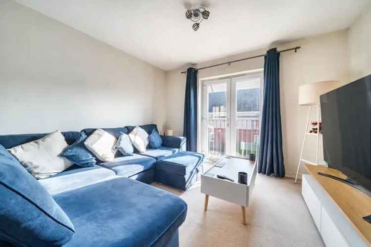 2 Bedroom Flat for Sale in Basingstoke - No Onward Chain