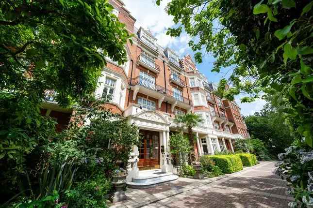 Flat for sale in Maida Vale, London W9