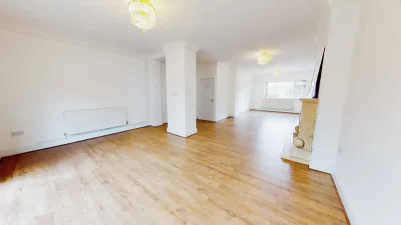 5 Bedroom Semi Detached House to Rent Pantmawr