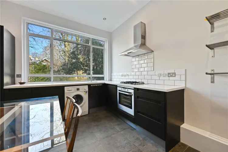 2 Bedroom Flat in London near Holland Park