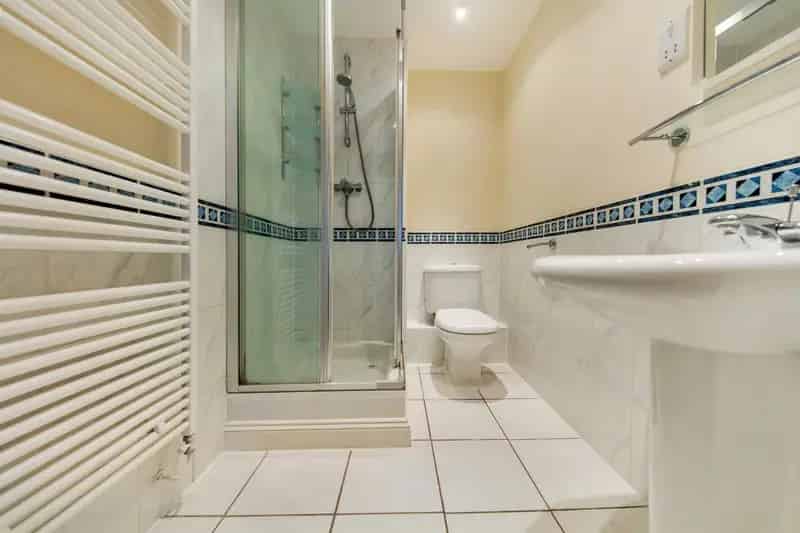2 Bedroom Flat House to Rent