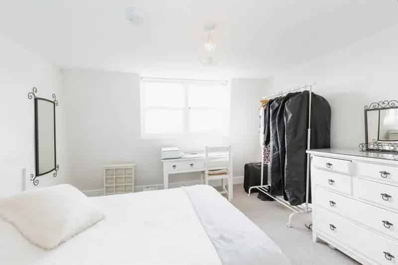 Stunning 2-Bed Top Floor Apartment in Bath City Centre