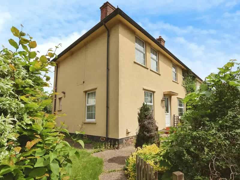 Semi Detached House for Modernisation Freehold with Garage and Garden