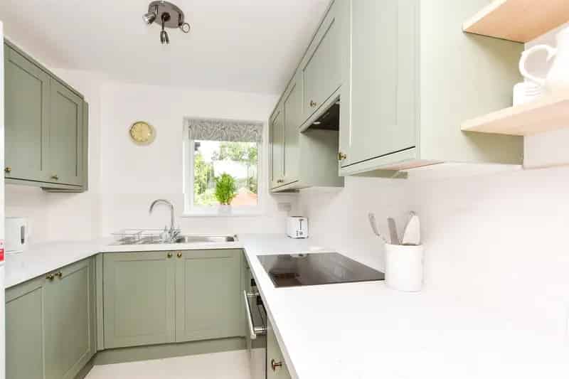 2 Bedroom End Terrace House For Sale