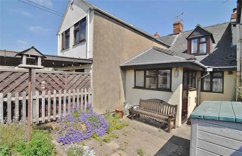 2 Bedroom Terrace House for Sale in King Stanley