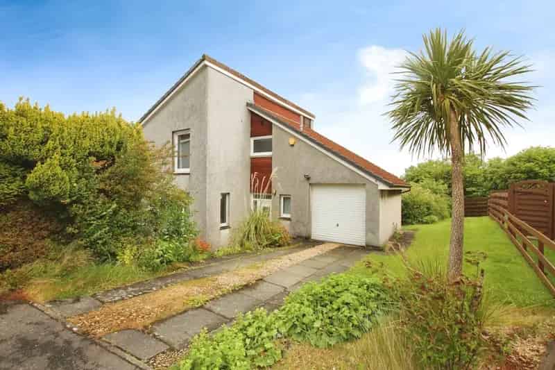 Family Home with Integrated Garage Near Falkirk