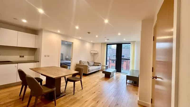 2 Bedroom Furnished Apartment Birmingham City Centre