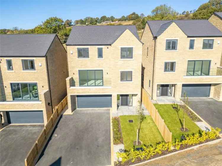 4 Bedroom Detached House for Sale in Leeds