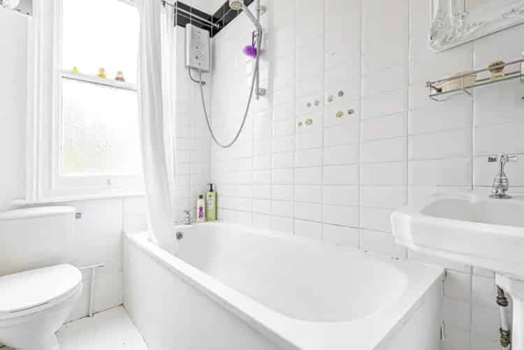 3 Bedroom Edwardian Flat Forest Hill Private Balcony Off Street Parking