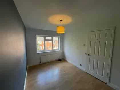 3 Bedroom Detached House Leeds - Recently Decorated