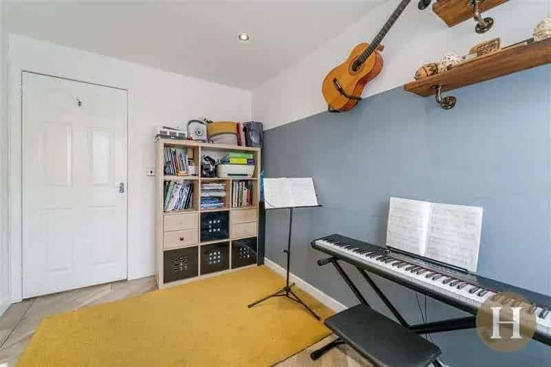 3 Bed Semi-Detached House for Sale