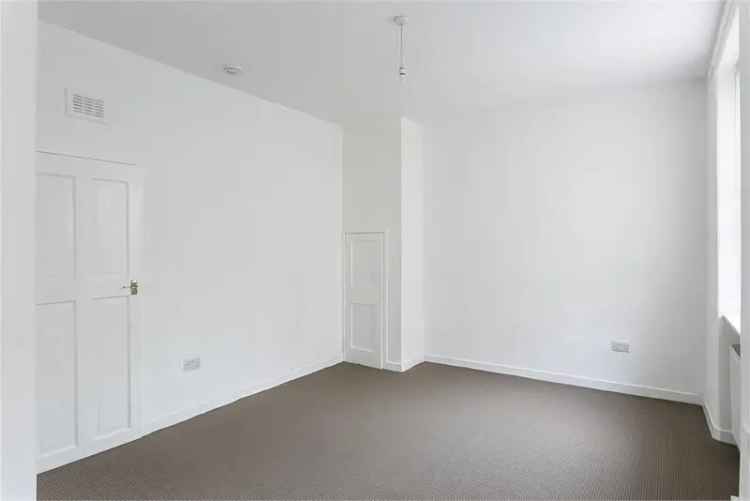 1 Bed Flat - Maindoor with 1 Reception Room