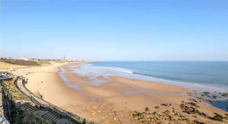 2-Bed Sea View Apartment Tynemouth Spacious Garage Private Garden