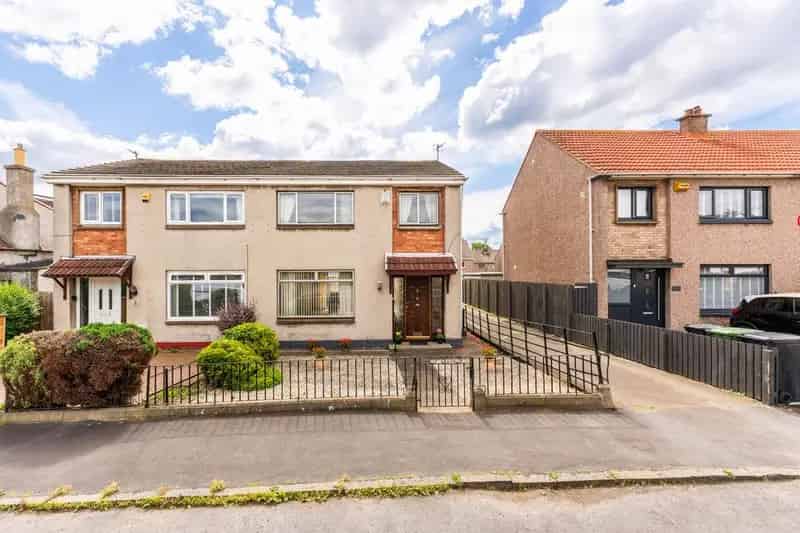 3 Bedroom Semi-Detached House for Sale in Edinburgh