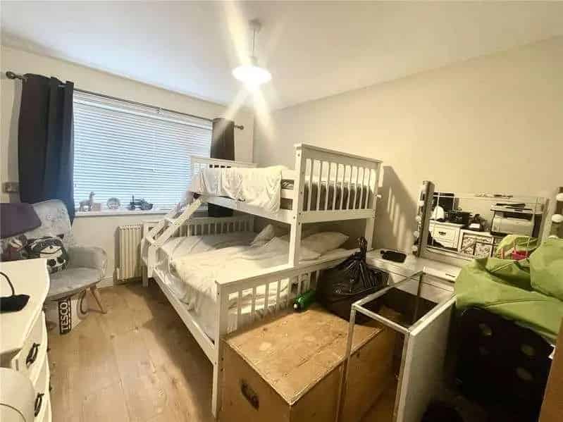 2 Bed Flat for Sale Milford on Sea Modern Bathroom Solar Panels