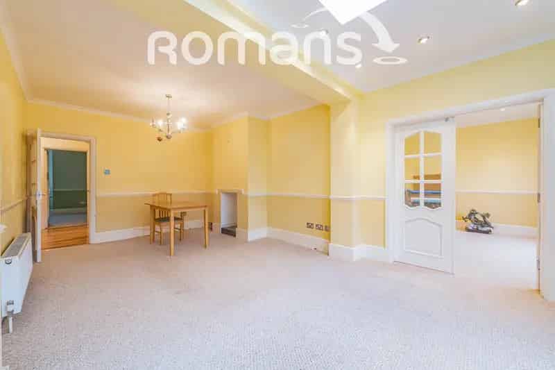 5 Bedroom Detached House To Let in Tilehurst